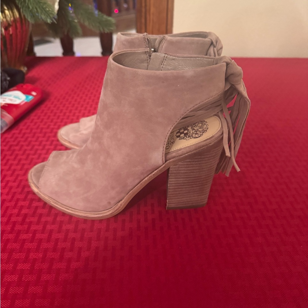 Dolce Vita size 8 bootie